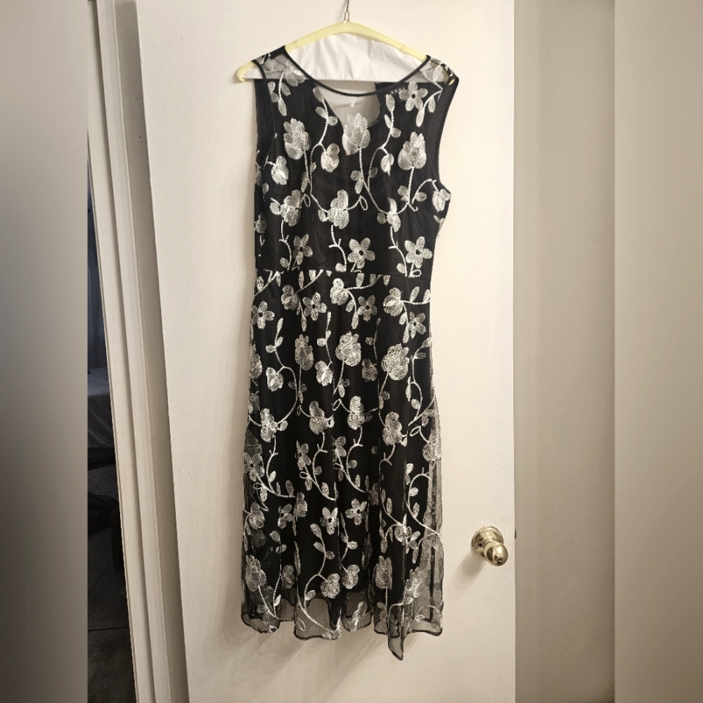 Sleeveless cocktail dress